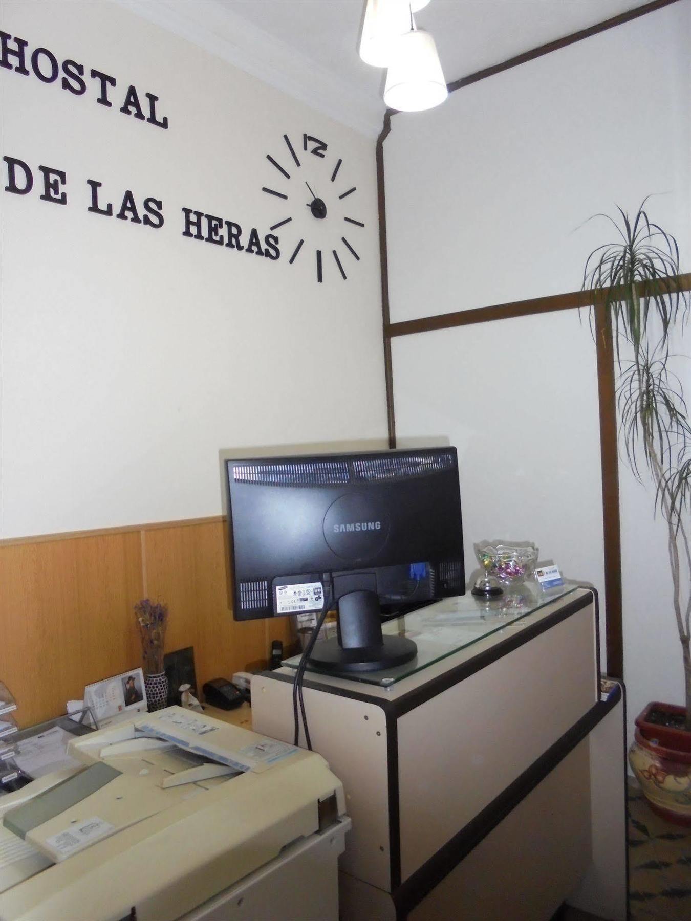 Hostal De Las Heras Бадахос Екстериор снимка